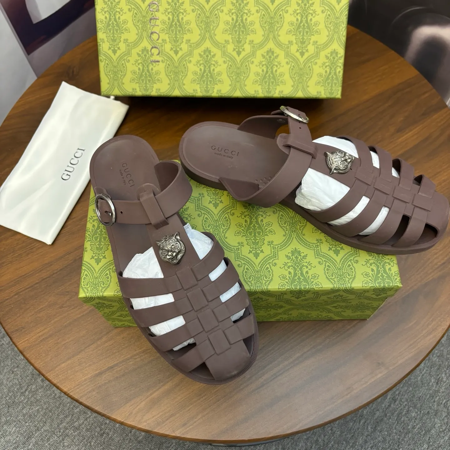 Men's shoes 260💰 [Gucci] Counter quality, top-quality original goods, real photos! Original TPU material, fine workmanship, comfortable; genuine 1:1 replica Size: 38 ~ 46